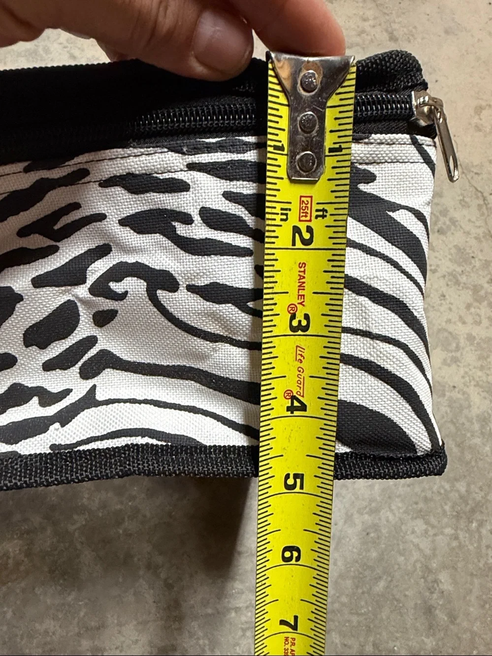 Black & White Animal Print Thermal Baking Dish Carry Case